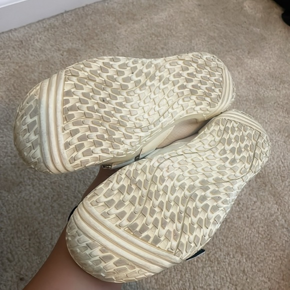 Notorious Lift - Picture 2 of 5